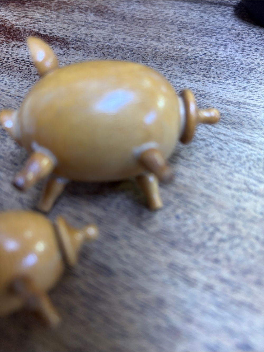 Handmade Wooden Pig Figurines - Set of 2, Honey Brown vintage mid century - Picture 6 of 7